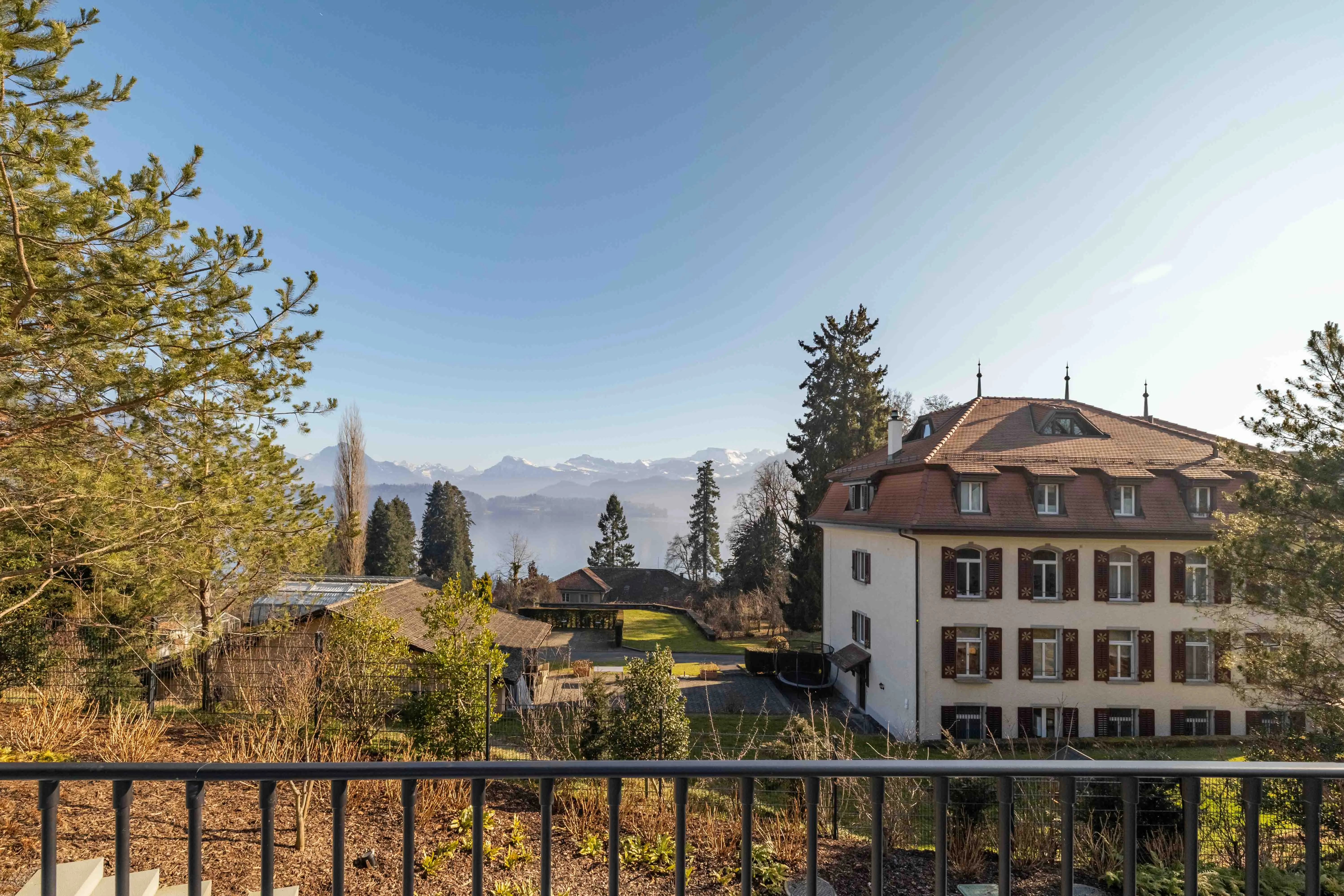 Blick vom Seemattpark auf Luzern und die Alpen